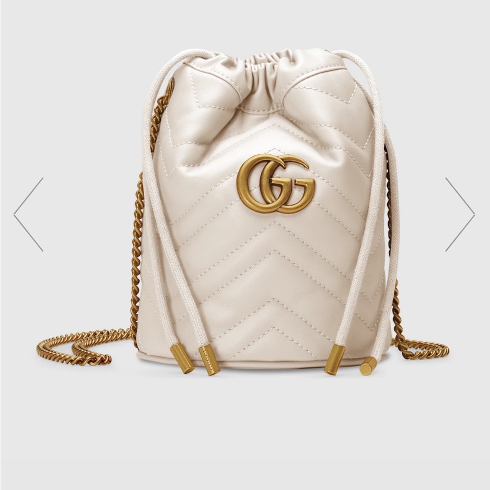 GUCCI GG MARMONT SMALL BUCKET BAG